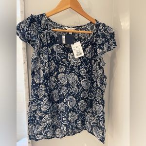 Top, new with tags, looks great with anything